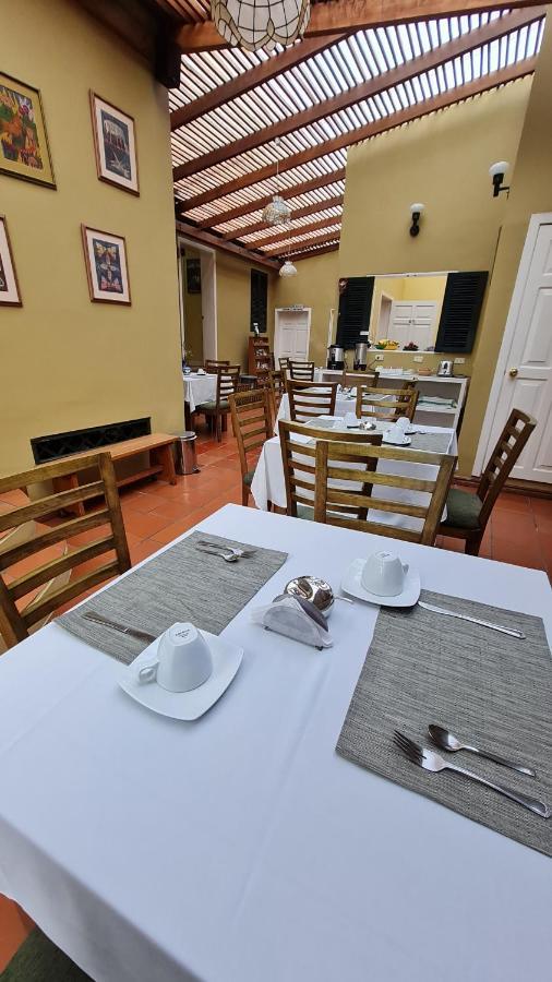 Hotel Cayman Quito Kültér fotó