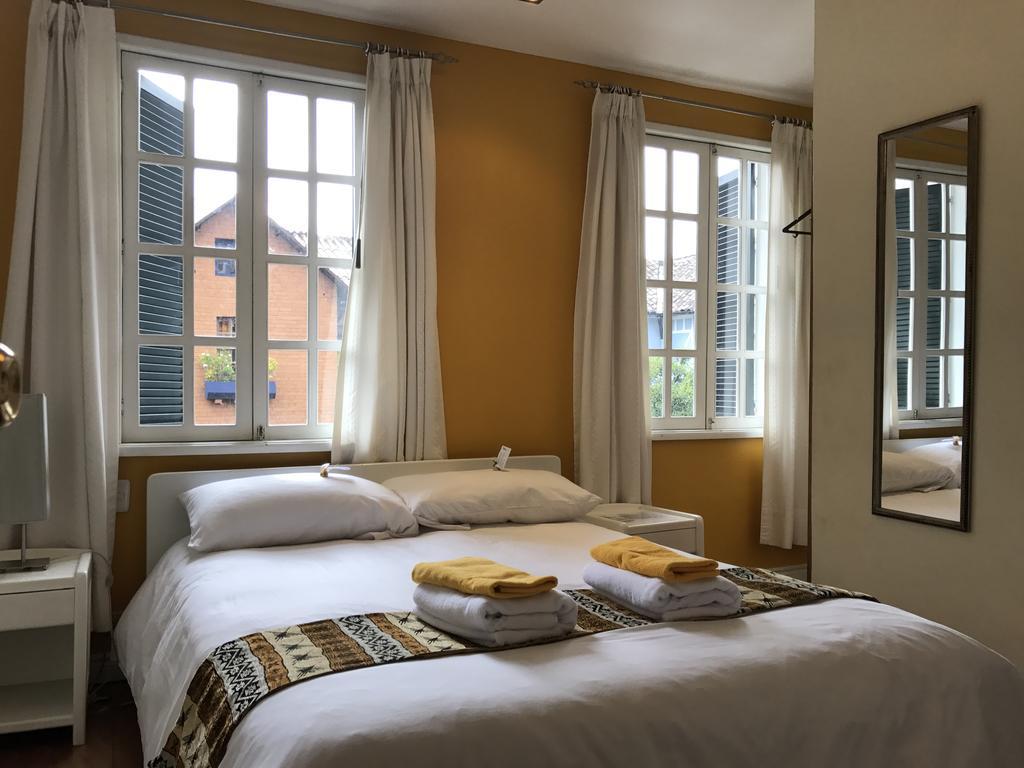 Hotel Cayman Quito Kültér fotó